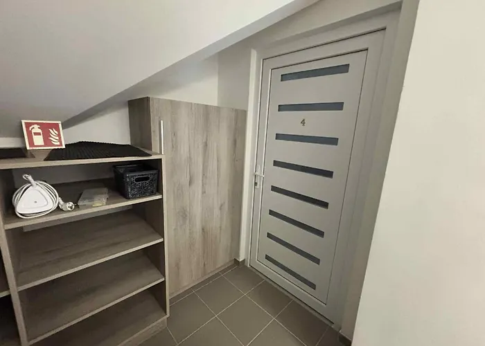 Apartament To *
